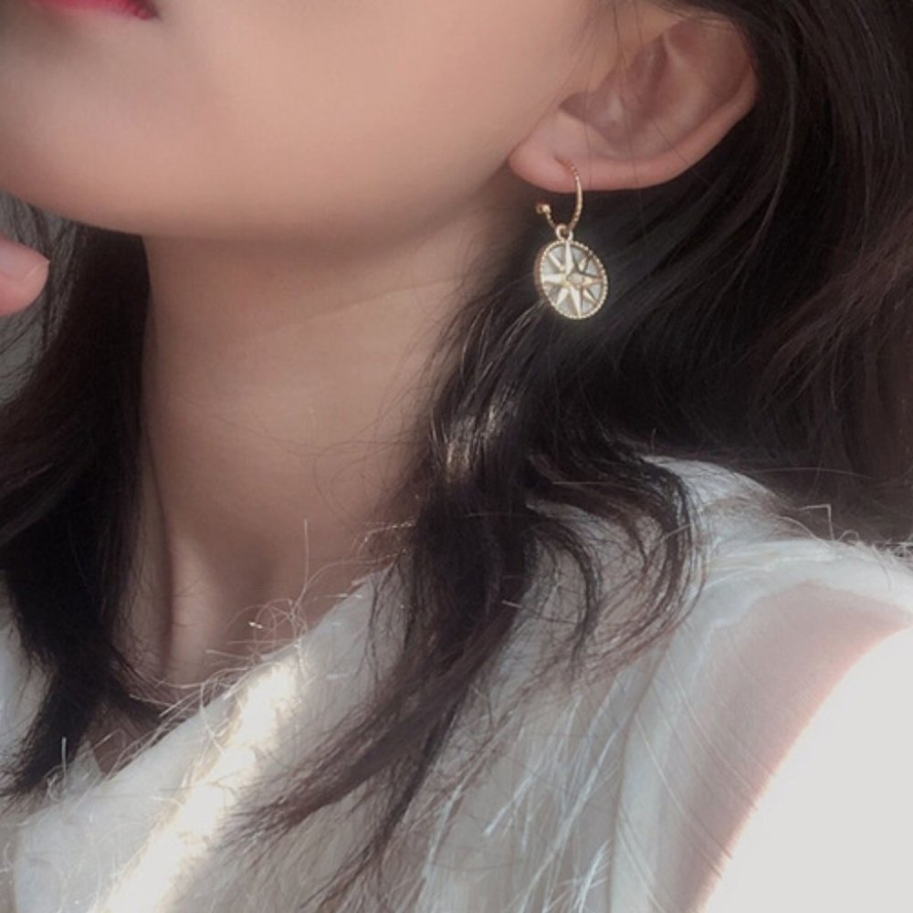 💙💕Last one Rose Des Vents Charm Hoops Earrings - Picture 6 of 9